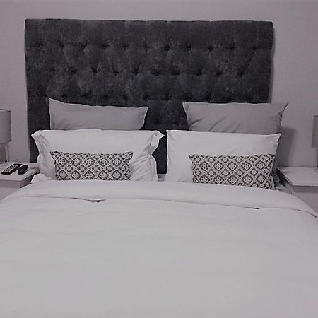 哈博罗内Sapphire Court住宿加早餐旅馆 外观 照片